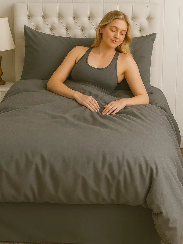 Close-up of the soft texture of the LUXURY 4-PIECE WHITE MICROFIBER BEDDING SET, showcasing premium-quality microfiber fabric.