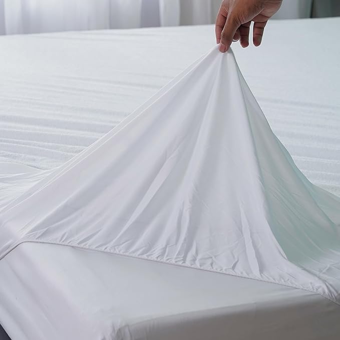 IMFAA 100% Waterproof Mattress Protector made from soft and quiet fabric, ensuring a noise-free sleeping experience.