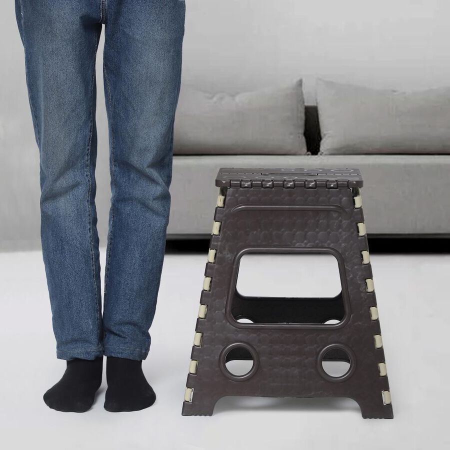 X LARGE 22 INCH FOLDING STOOL