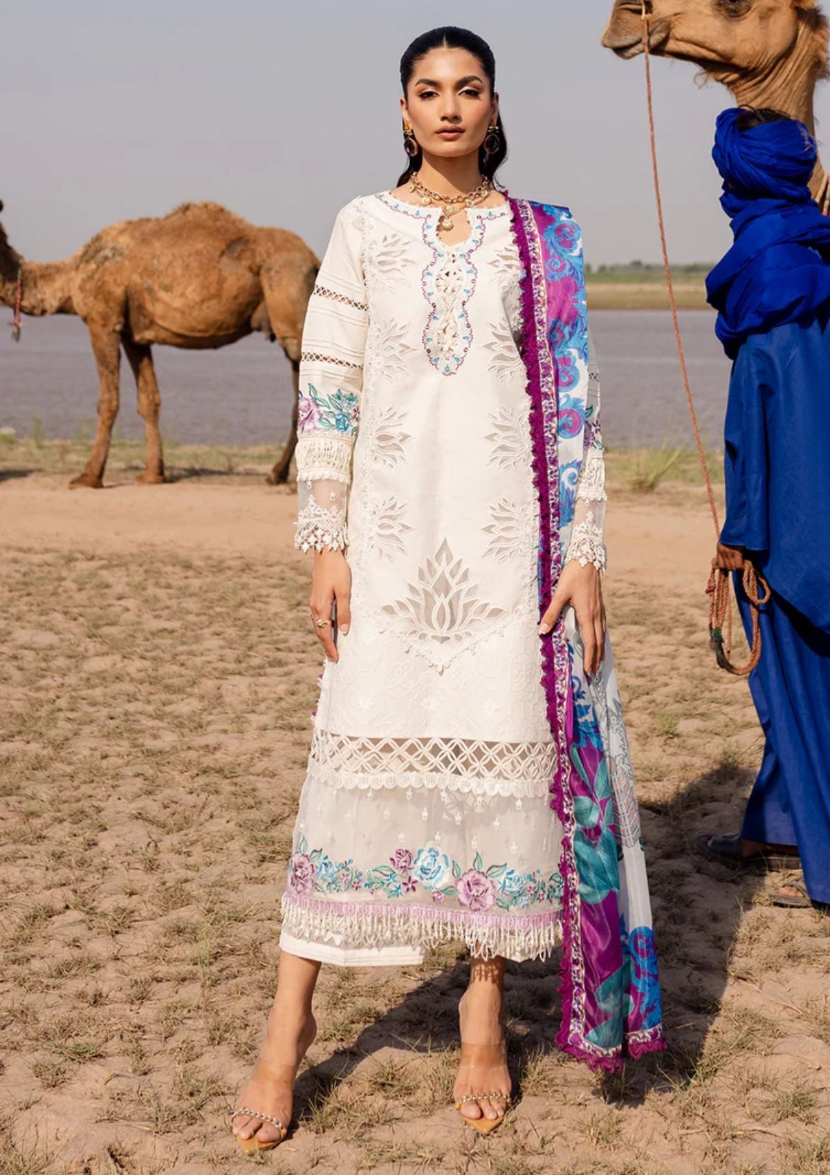 Luxury Embroidered Lawn 3pc Janan By Zarnoor