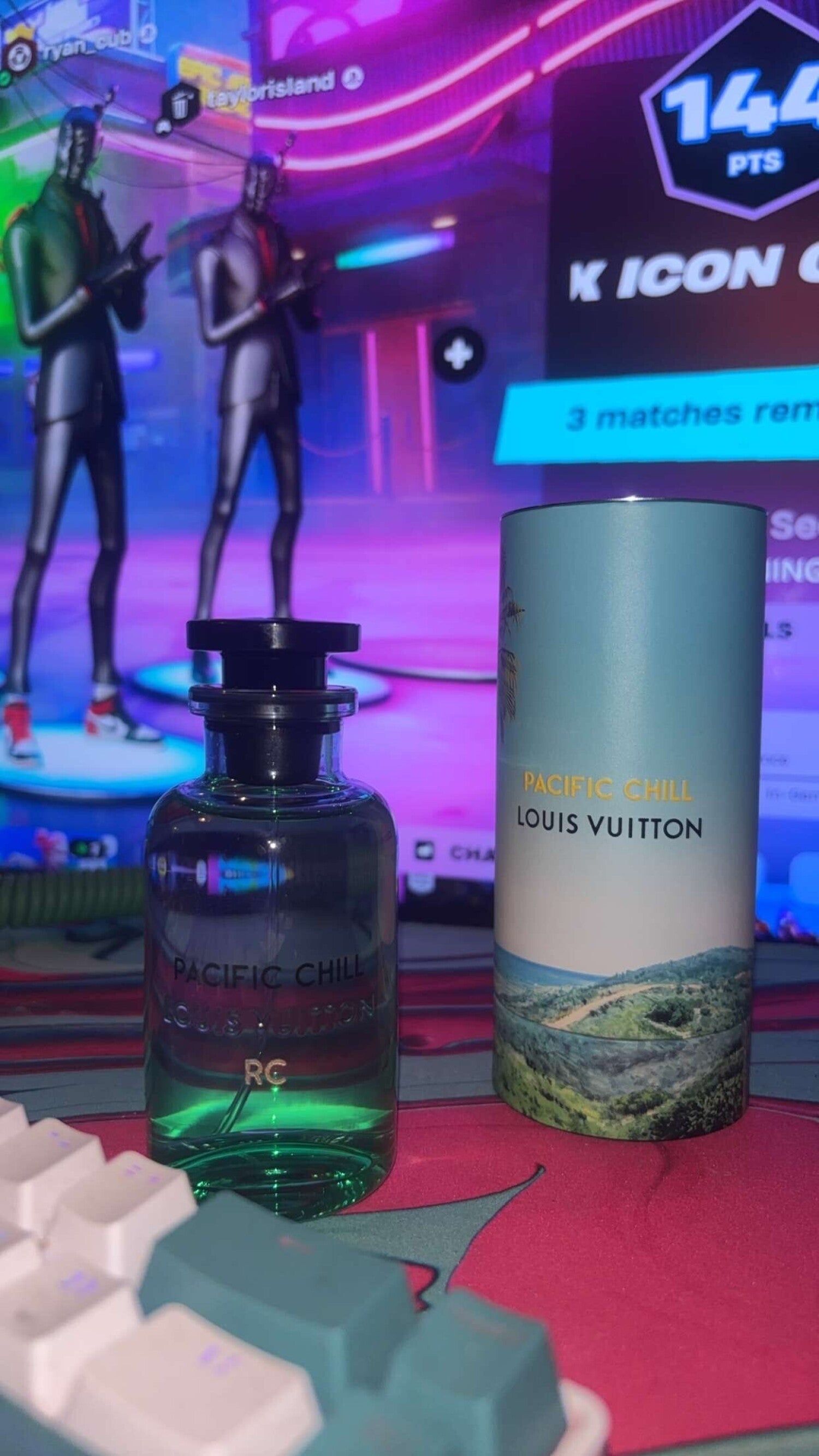 Chill Louis Vuitton for women and men