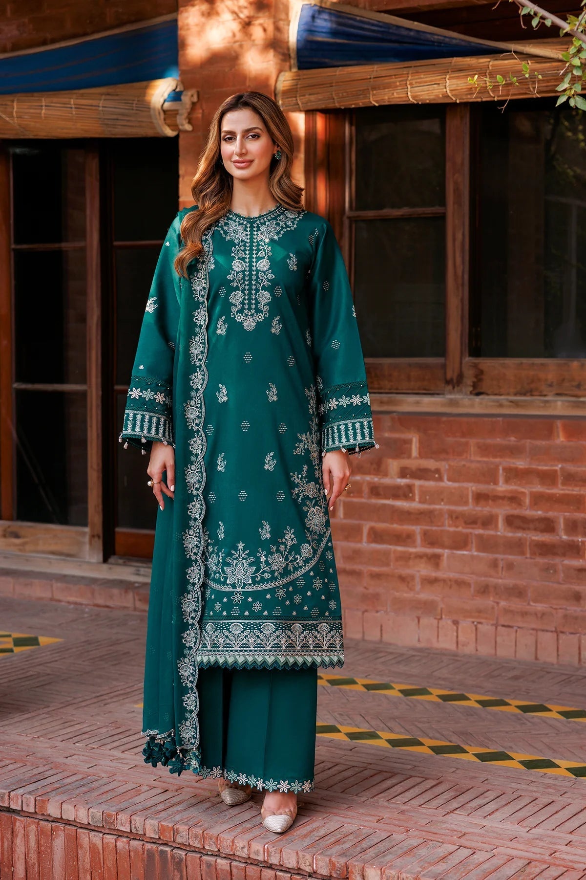 KHADDAR 3PC EMBROIDERED DRESS EMBROIDERED SHAWL