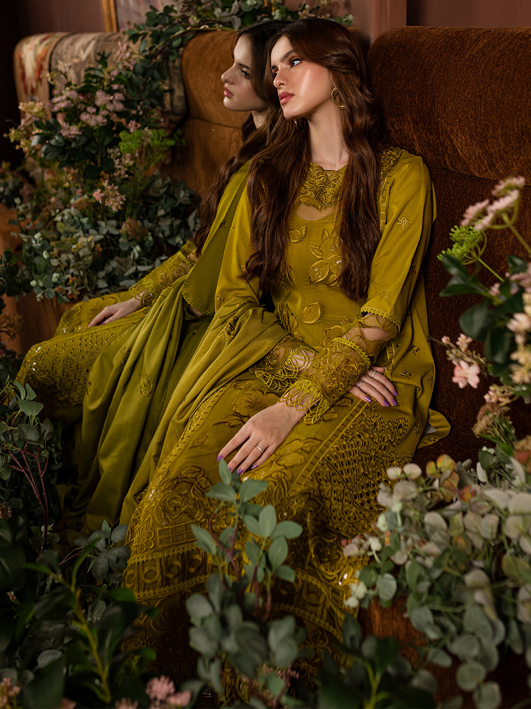 VICTORIA | 3 PC KARANDI Embroidered Suit